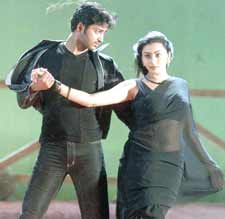 jayaprakash in black dress in sontham movie